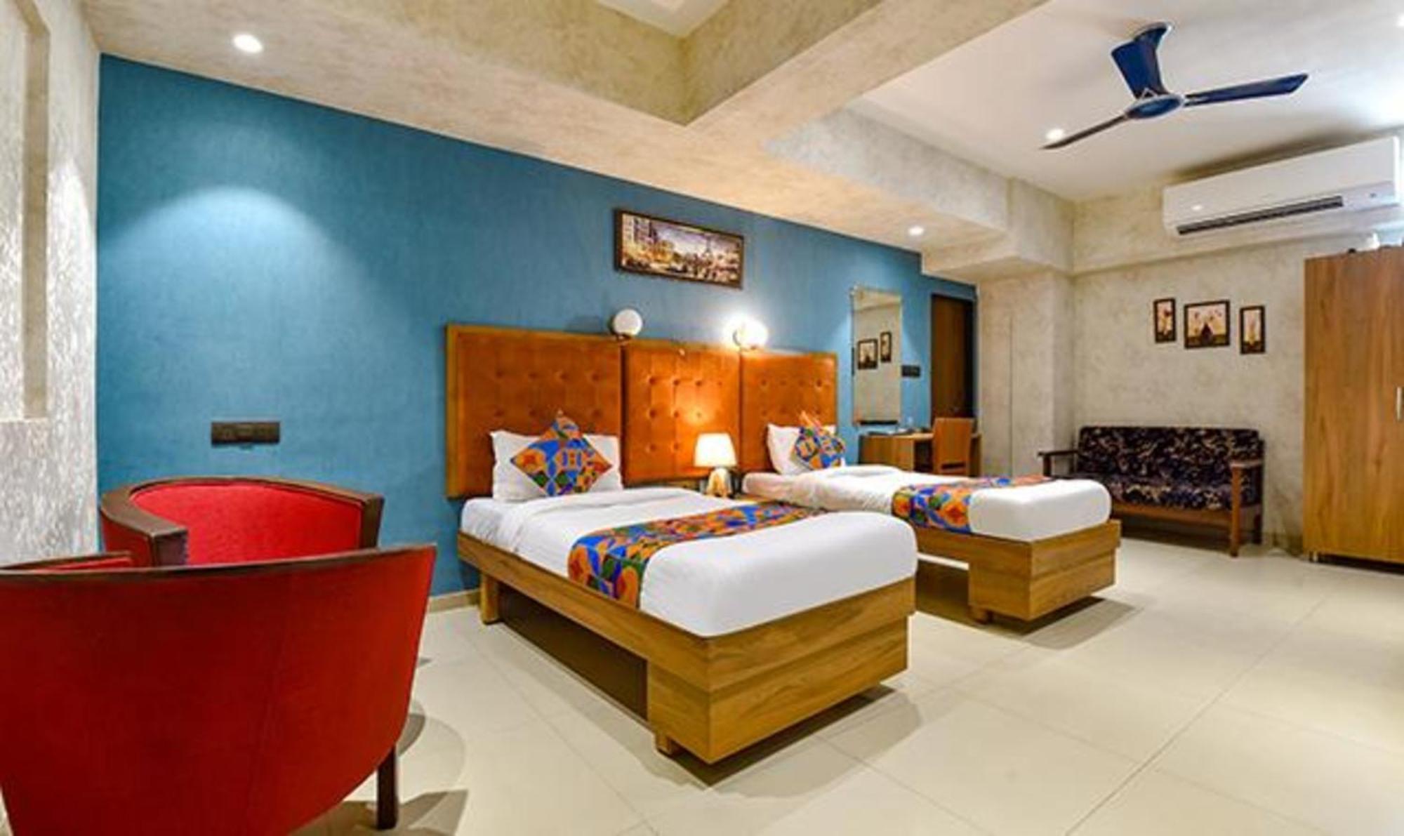 Fabhotel Siddharth Corporate - Vavol, Gandhinagar Extérieur photo