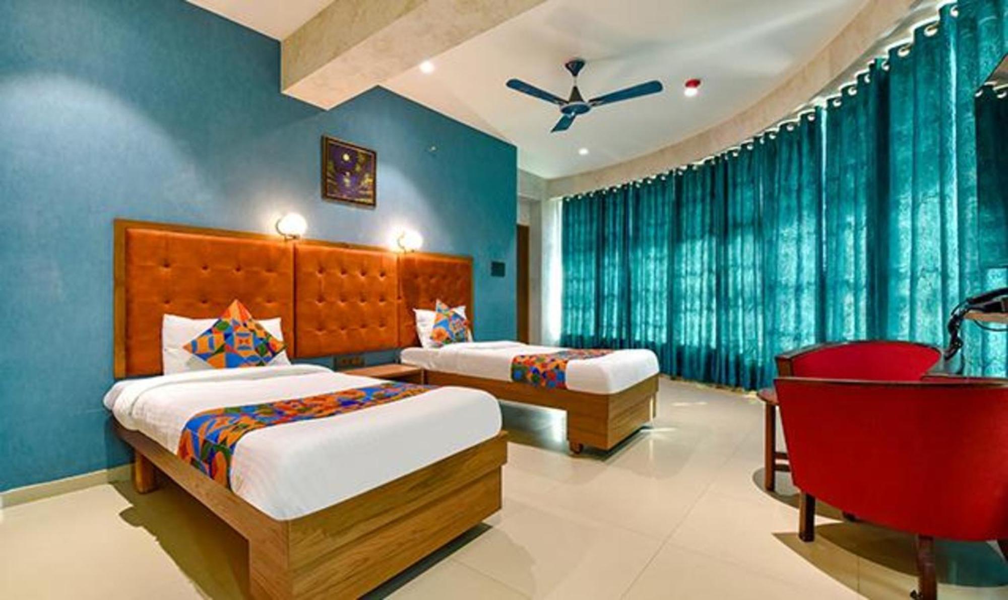 Fabhotel Siddharth Corporate - Vavol, Gandhinagar Extérieur photo