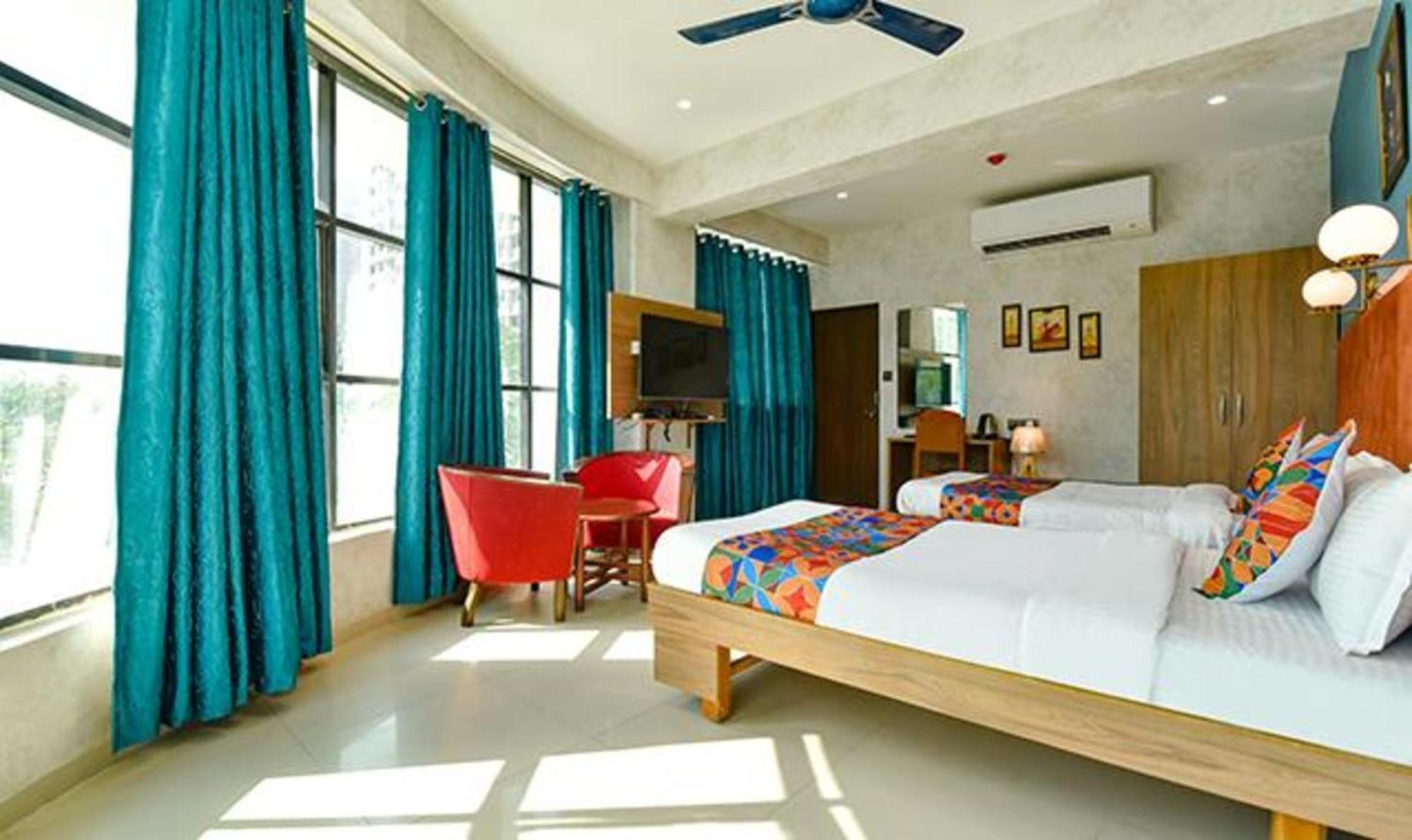 Fabhotel Siddharth Corporate - Vavol, Gandhinagar Extérieur photo