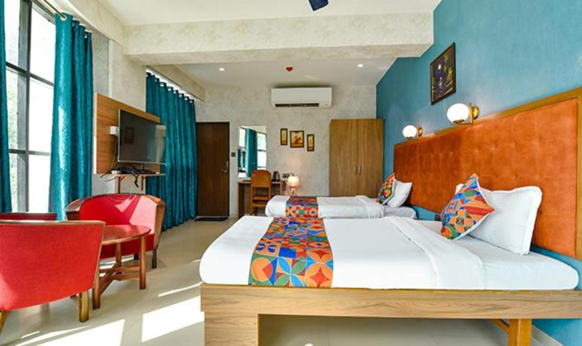 Fabhotel Siddharth Corporate - Vavol, Gandhinagar Extérieur photo